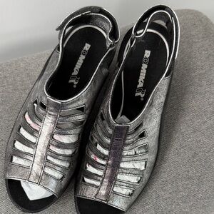 Romika Women's Metallic Sandals